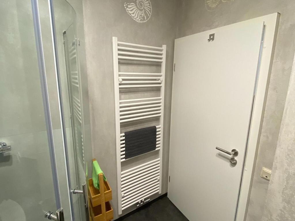 Modern Apartment in Waltershausen with Parking Exterior foto